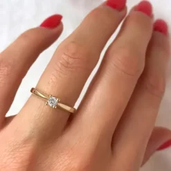 Kampagne - diamant solitairering i 14 karat guld 0,14 ct