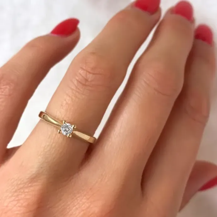 Kampagne - diamant solitairering i 14 karat guld 0,14 ct