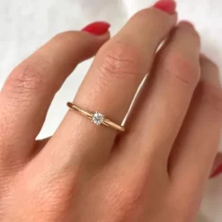 Kampagne - diamant solitairering i 14 karat guld 0,10 ct