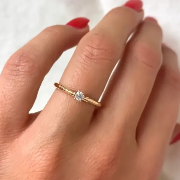 Kampagne - diamant solitairering i 14 karat guld 0,10 ct