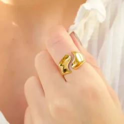 Khaai Studio Horizon justerbar ring i forgyldt stål