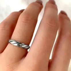 Kollektionsprøve ring med fejl i sølv