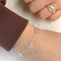 Livets træ armbånd i rhodineret sølv med vedhæng i rhodineret sølv