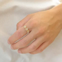 Marguerit lilla ring i forgyldt sølv - Maggie