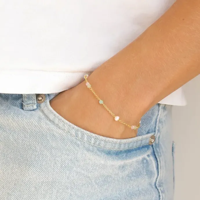 Multifarvet sten armbånd i forgyldt sølv 16 + 3 cm x 3,5 mm