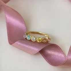 Multifarvet zirkon ring i forgyldt sølv - Bubbly Twist