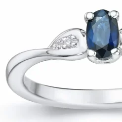 Oval blå safir ring i 14 karat hvidguld 0,008 ct 0,35 ct