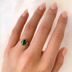 Oval grøn zirkon ring i sølv