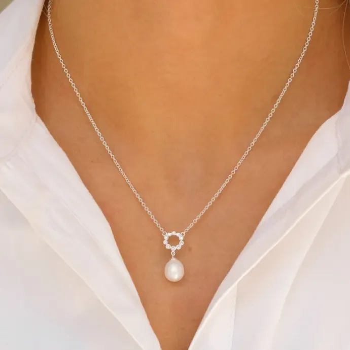 Perle Halskæde med vedhæng i sølv