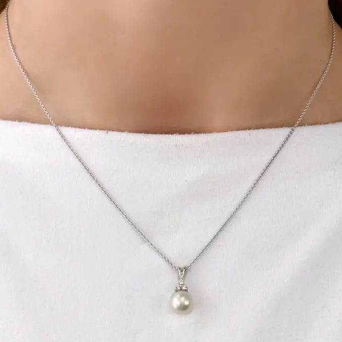 Perle vedhæng i 14 karat hvidguld 0,05 ct