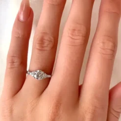 Ring i 9 karat hvidguld