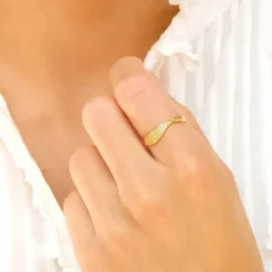 Ring i forgyldt messing