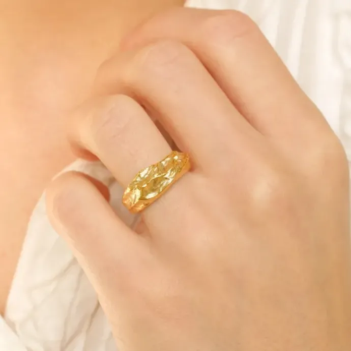 Ring i forgyldt sølv