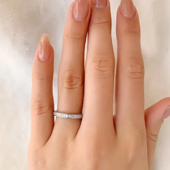 Ring i rhodineret sølv
