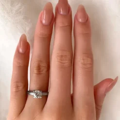 Ring i sort rhodineret sølv