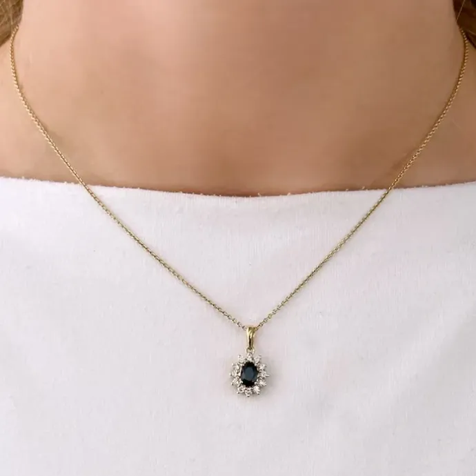 Rosetvedhæng i 14 karat guld 0,26 ct 0,65 ct