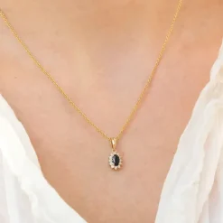Rosetvedhæng i 14 karat guld 0,10 ct 0,35 ct