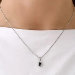 Rosetvedhæng i 14 karat hvidguld 0,10 ct 0,35 ct