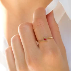 Rubin ring i 9 karat guld 0,10 ct