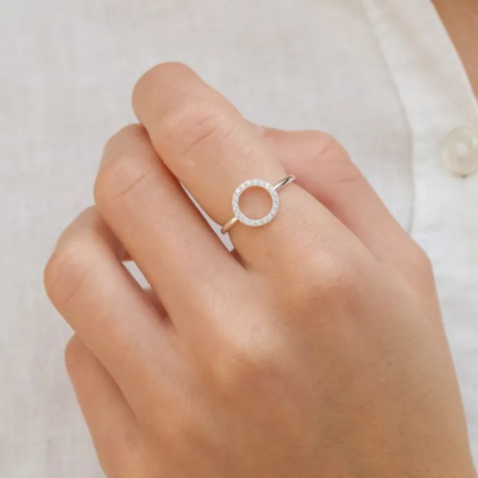 Rund zirkon ring i sølv