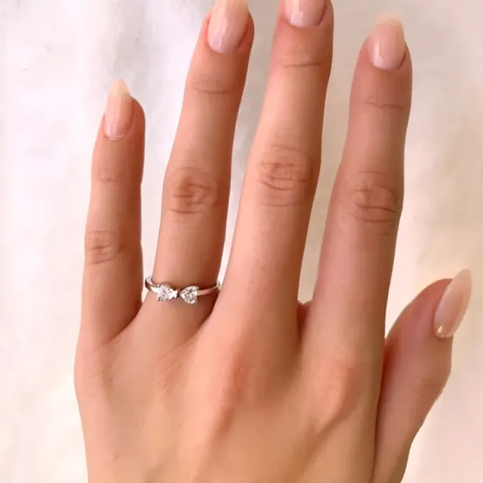 Sløjfe zirkon ring i sølv