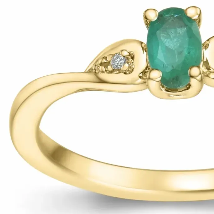 Smaragd diamantring i 14 karat guld 0,25 ct 0,008 ct