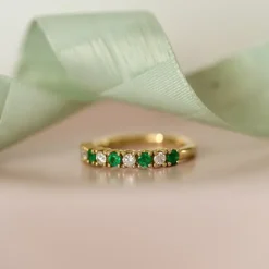 Smaragd diamantring i 14 karat guld 0,40 ct 0,24 ct