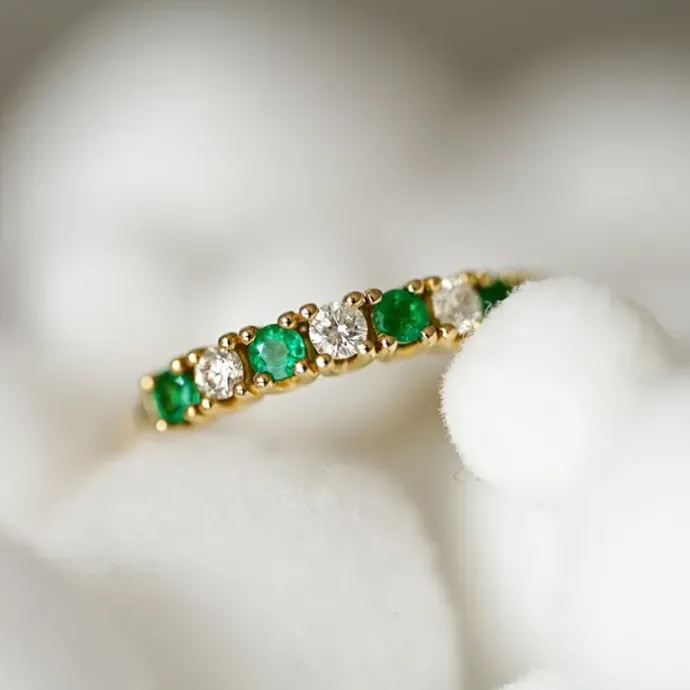 Smaragd diamantring i 14 karat guld 0,40 ct 0,24 ct