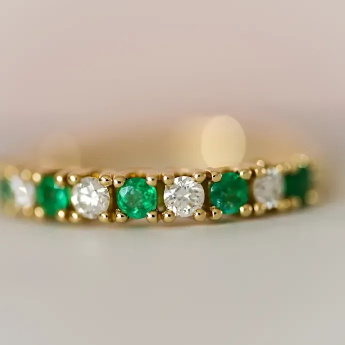 Smaragd diamantring i 14 karat guld 0,40 ct 0,24 ct