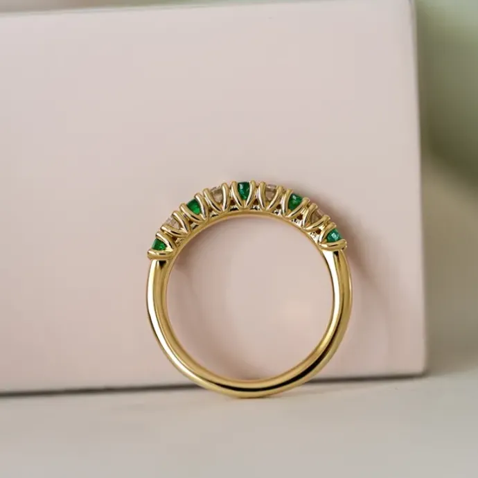 Smaragd diamantring i 14 karat guld 0,40 ct 0,24 ct