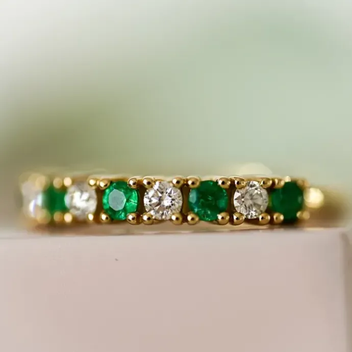 Smaragd diamantring i 14 karat guld 0,40 ct 0,24 ct