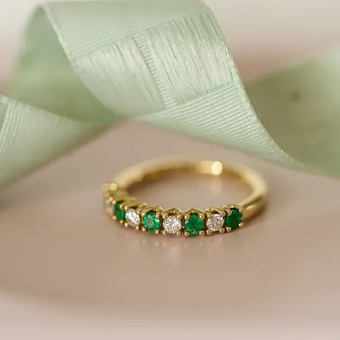 Smaragd diamantring i 14 karat guld 0,40 ct 0,24 ct