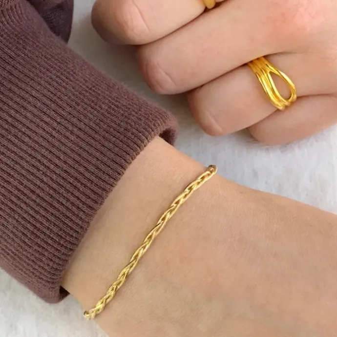 Snoet armbånd i forgyldt sølv x 2,4 mm