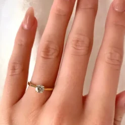 Solitairering i 9 karat guld