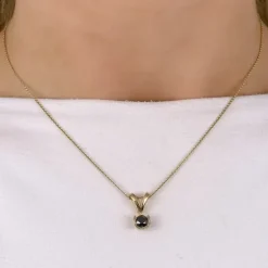 Sort diamant vedhæng i 14 karat guld 0,50 ct