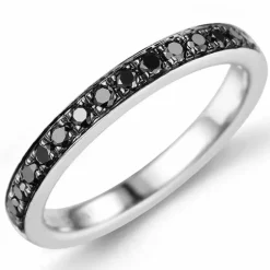 Sort diamantring i 14 karat hvidguld 0,26 ct