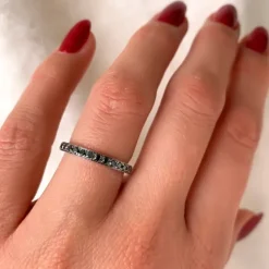 Sort diamantring i 14 karat hvidguld 0,26 ct