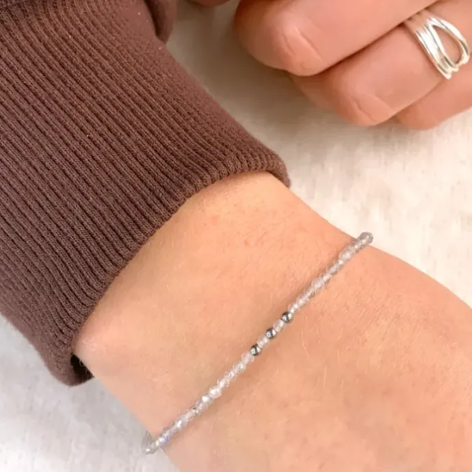Sten armbånd med labradorit og 3 hematite.