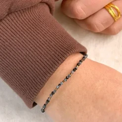 Sten armbånd med obsidian og hematite.
