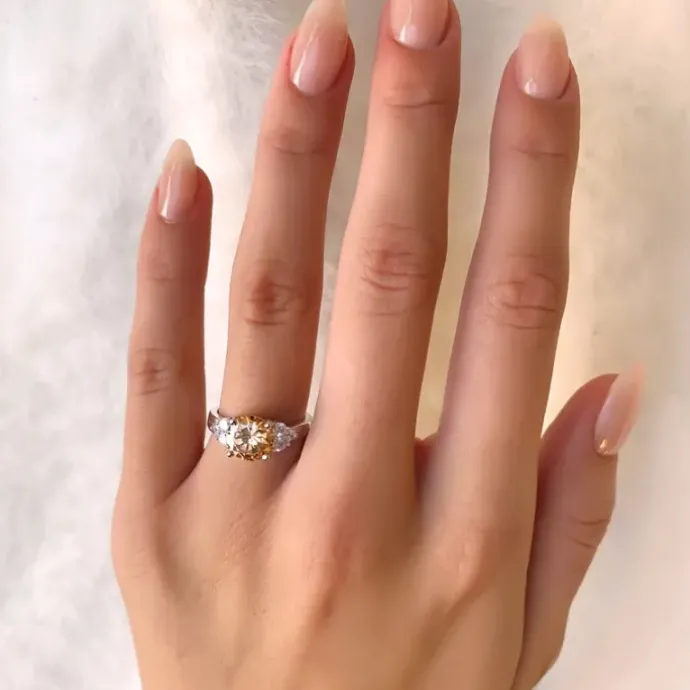Stor rund zirkon ring i sølv