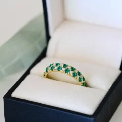 Syntetisk smaragd guldring i 9 karat guld