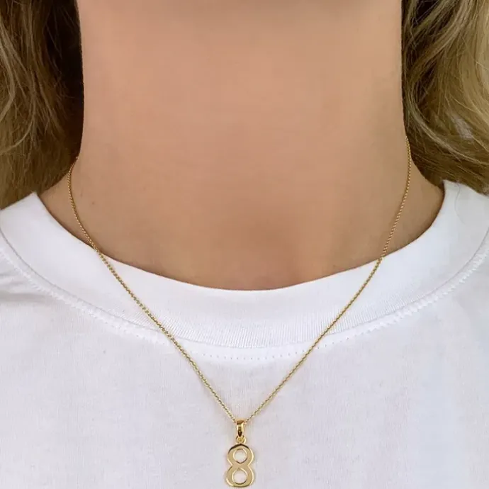 Tallet 8 vedhæng i forgyldt sølv