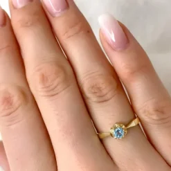 Topas ring i 9 karat guld 0,22 ct