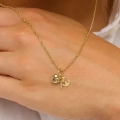 Tro-håb-kærlighed halskæde i forgyldt sølv med vedhæng i 8 karat guld