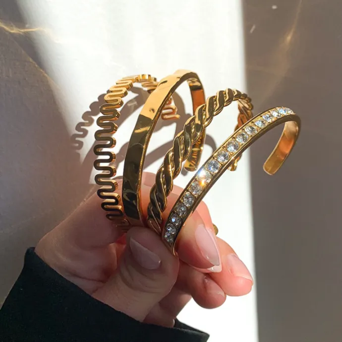 Vandfast zirkon armring i forgyldt stål - OCEANA