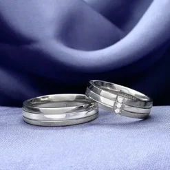 Vielsesringe i titanium og sølv