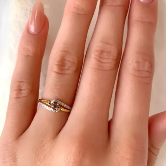 Zirkon ring i 9 karat guld med 9 karat hvidguld