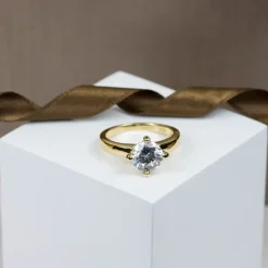 Zirkon ring i forgyldt sølv