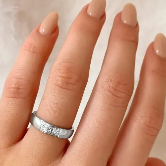 Zirkon ring i rhodineret sølv