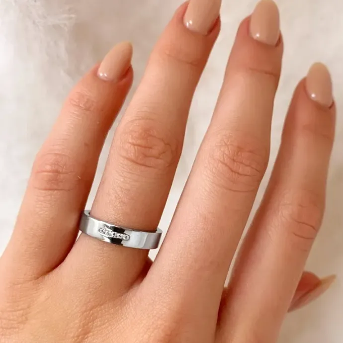 Zirkon ring i rhodineret sølv